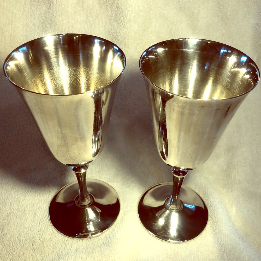 2 Matching Wedding Wine Goblets